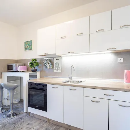 Amazing In With Wifi Holiday home Kostanje